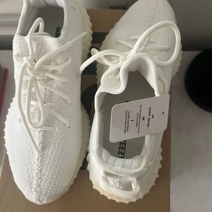 Yeezy 350 Boost White brand new size 8